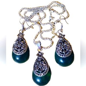 Fashion Necklace and Earrings Green Jewelry Set
